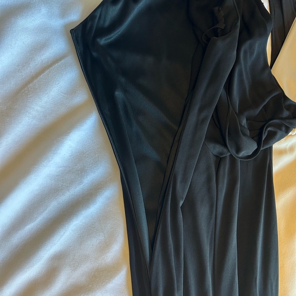 Sleeveless Dress bundle size 4 - Picture 3 of 12